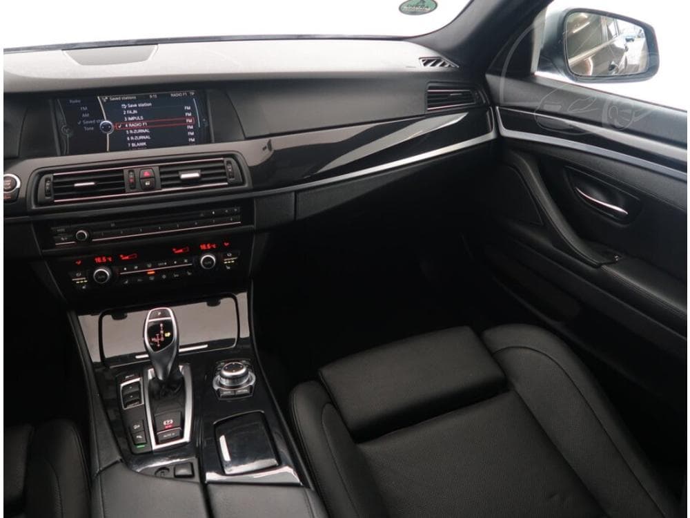 2011 BMW 5-Series - 8