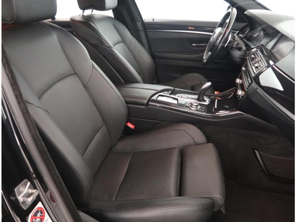 2011 BMW 5-Series - 9