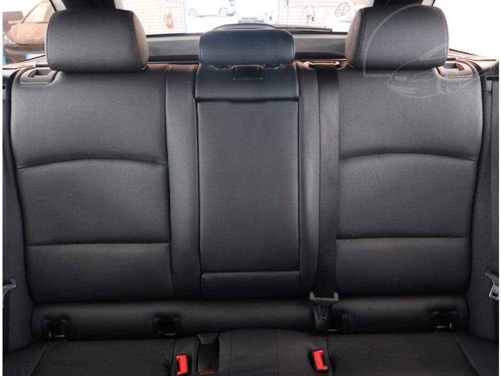 2011 BMW 5-Series - 10