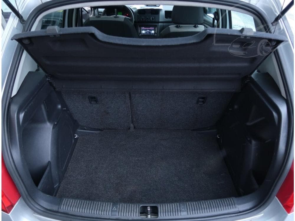 2010 Škoda FABIA - 13