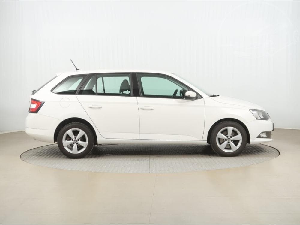 2015 Škoda FABIA - 11
