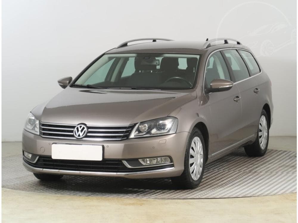 2011 Volkswagen PASSAT - 2