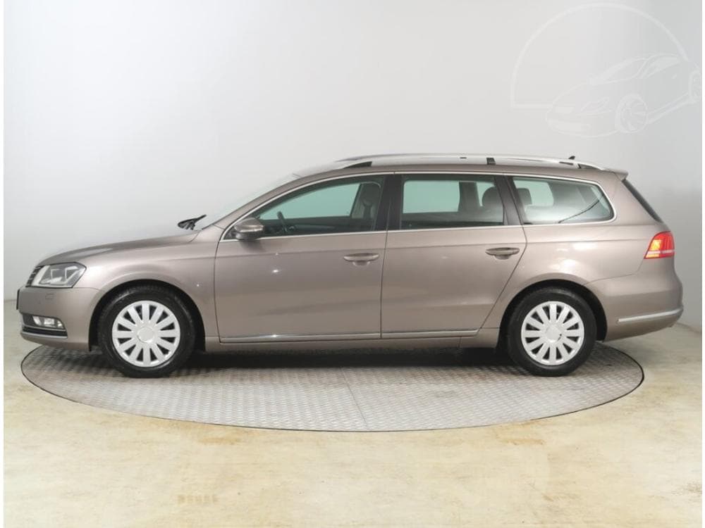 2011 Volkswagen PASSAT - 3