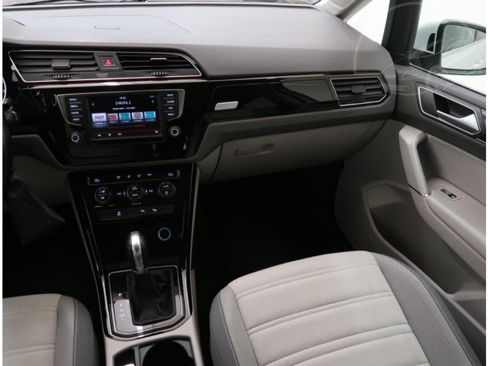 2016 Volkswagen Touran - 8