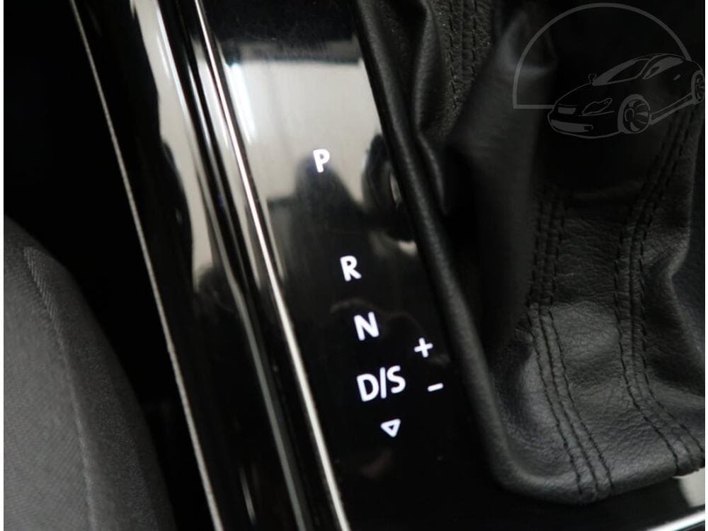 2016 Volkswagen Touran - 12