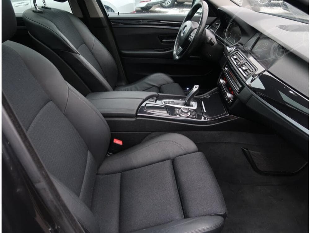 2013 BMW 5-Series - 9