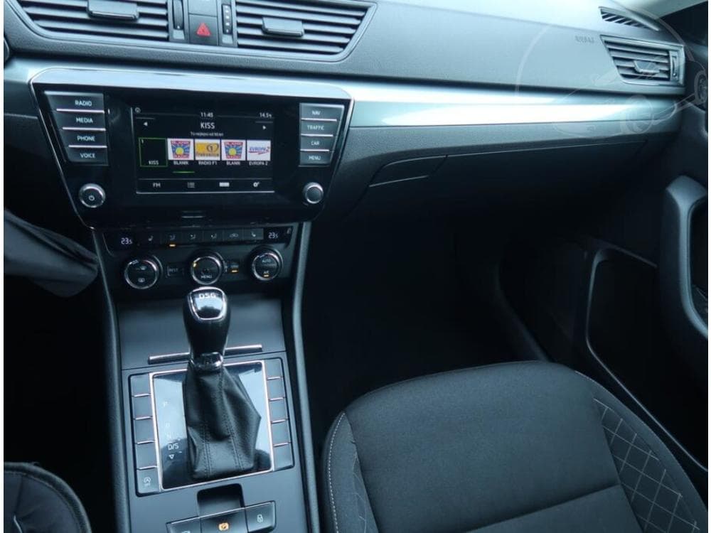 2015 Škoda SUPERB - 12