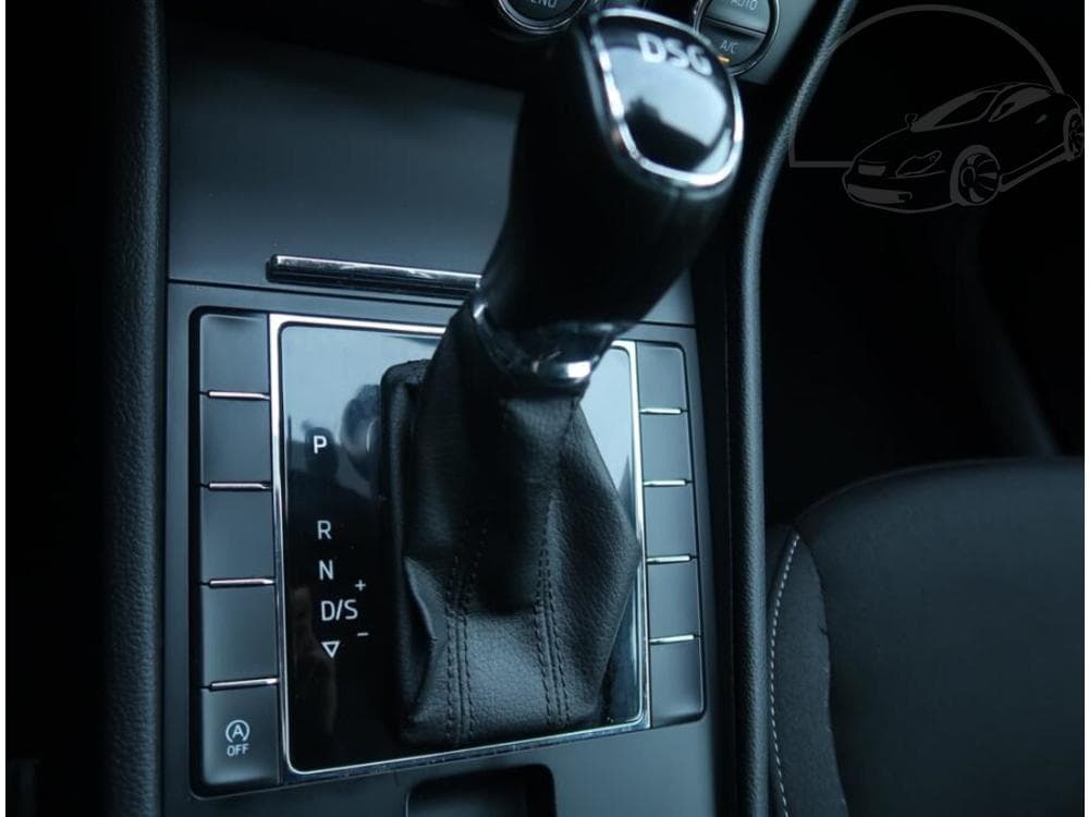 2015 Škoda SUPERB - 13