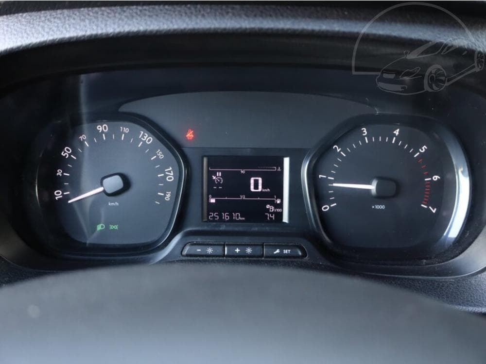 2020 Peugeot Expert - 8