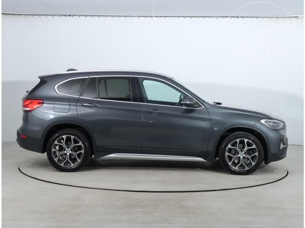 2020 BMW X1 - 6