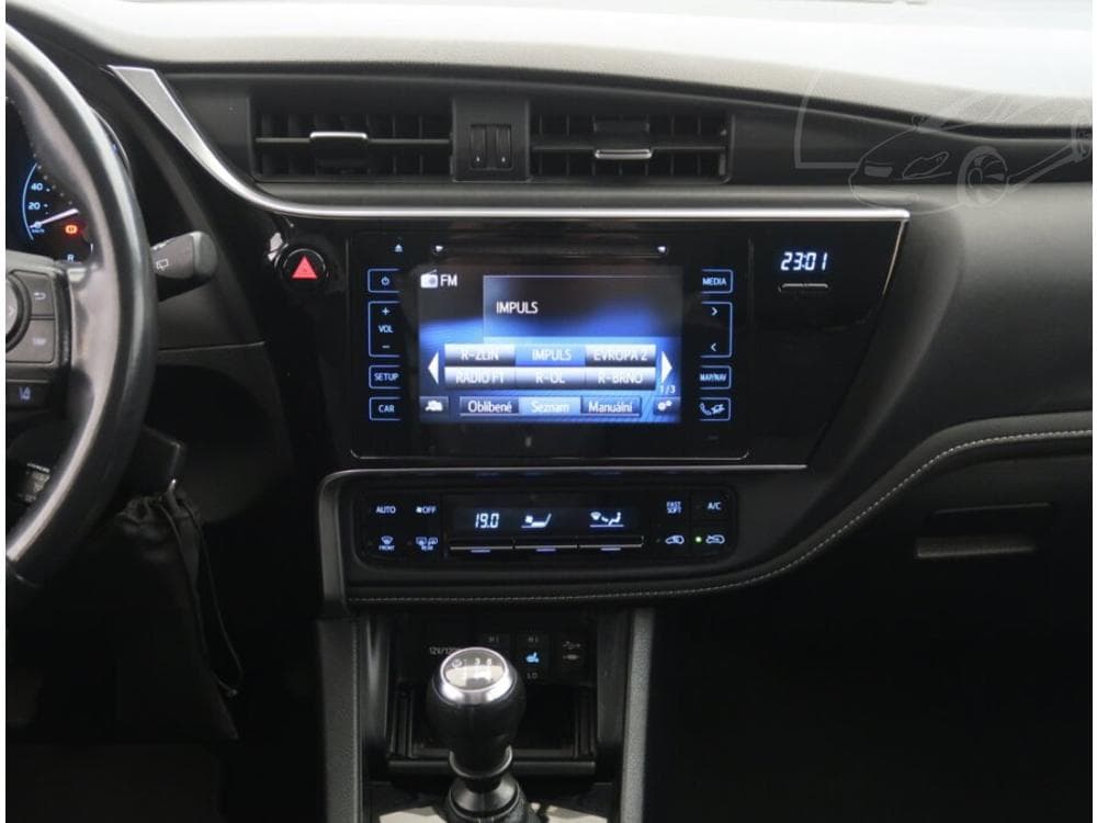 2018 Toyota Auris - 12