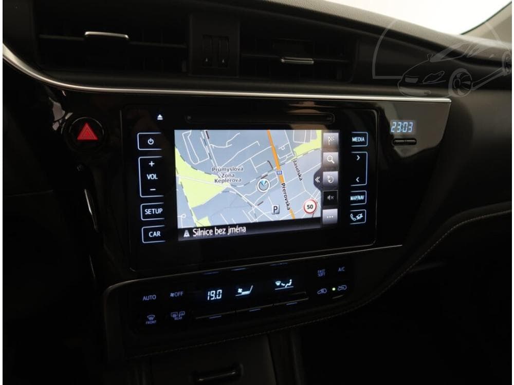 2018 Toyota Auris - 13