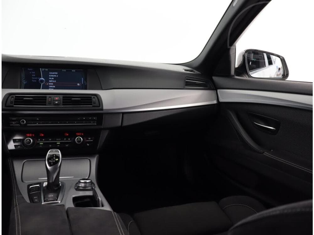 2012 BMW 5-Series - 8