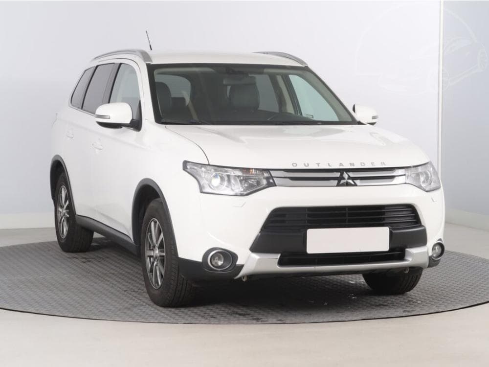 Mitsubishi Outlander 2.2 DI-D, 4X4, 7 míst