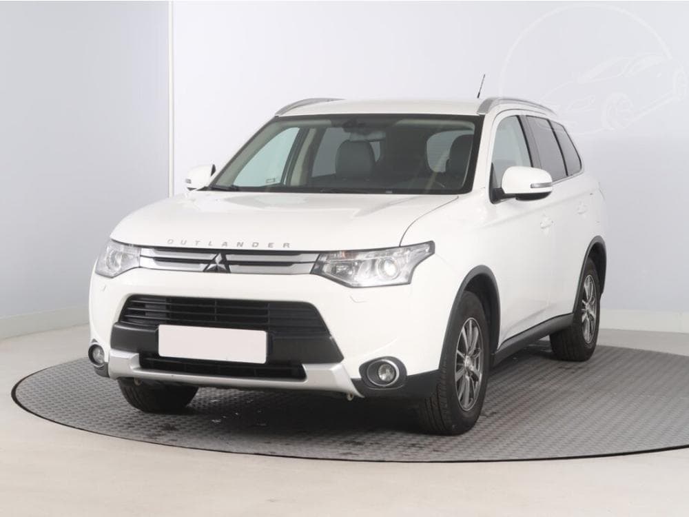 2015 Mitsubishi Outlander - 2