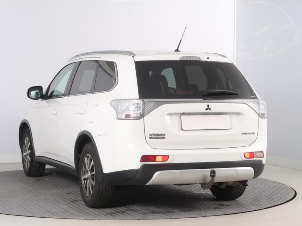 2015 Mitsubishi Outlander - 4