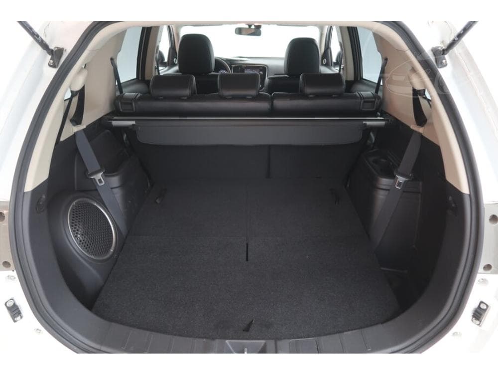 2015 Mitsubishi Outlander - 13