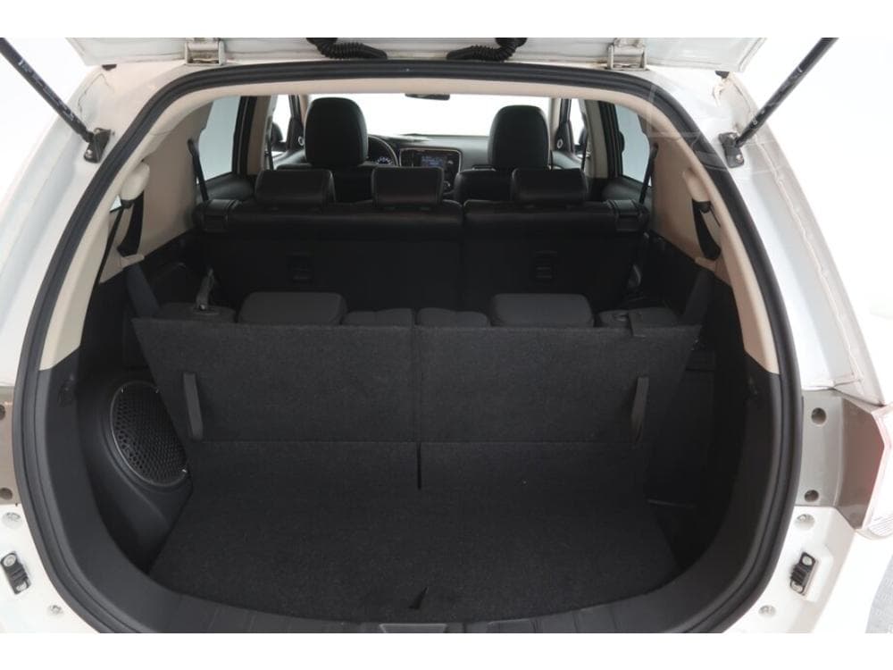 2015 Mitsubishi Outlander - 15