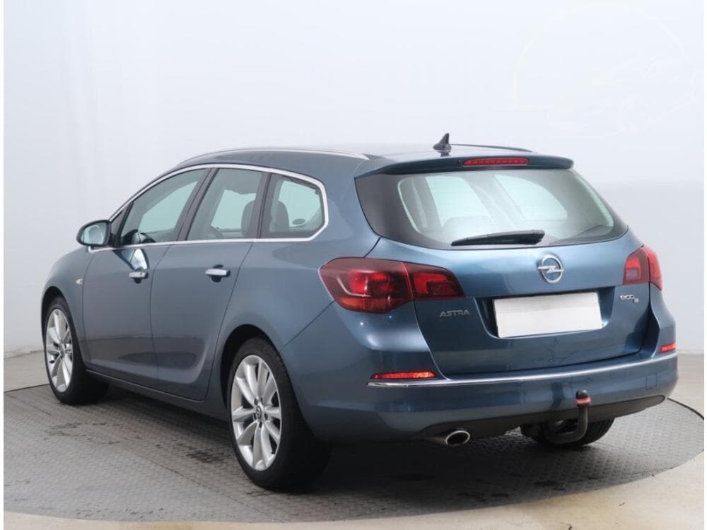 2013 Opel Astra - 4
