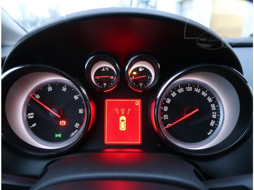 2013 Opel Astra - 11