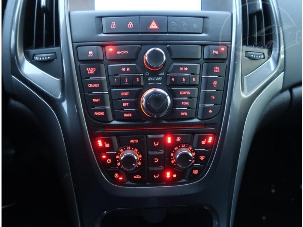 2013 Opel Astra - 12