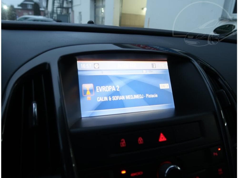 2013 Opel Astra - 15