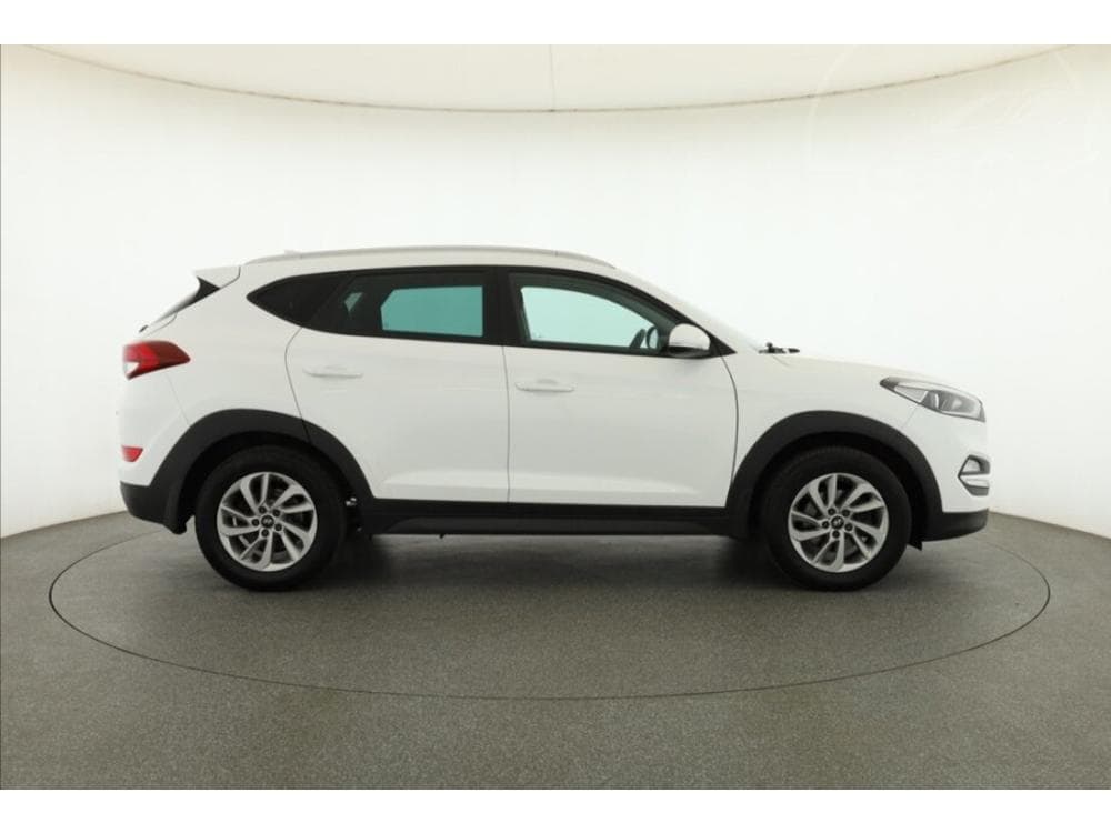 2016 Hyundai TUCSON - 16