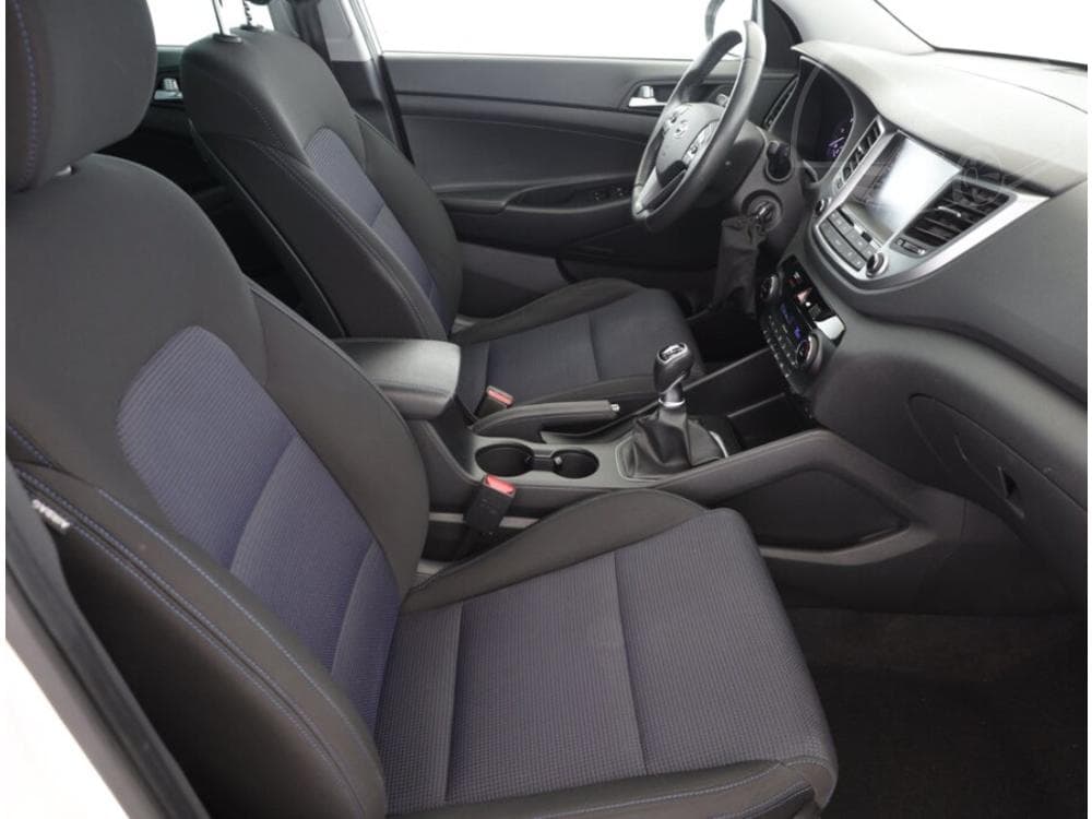2016 Hyundai TUCSON - 25