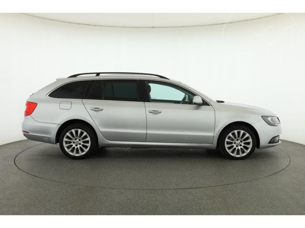2013 Škoda SUPERB - 6