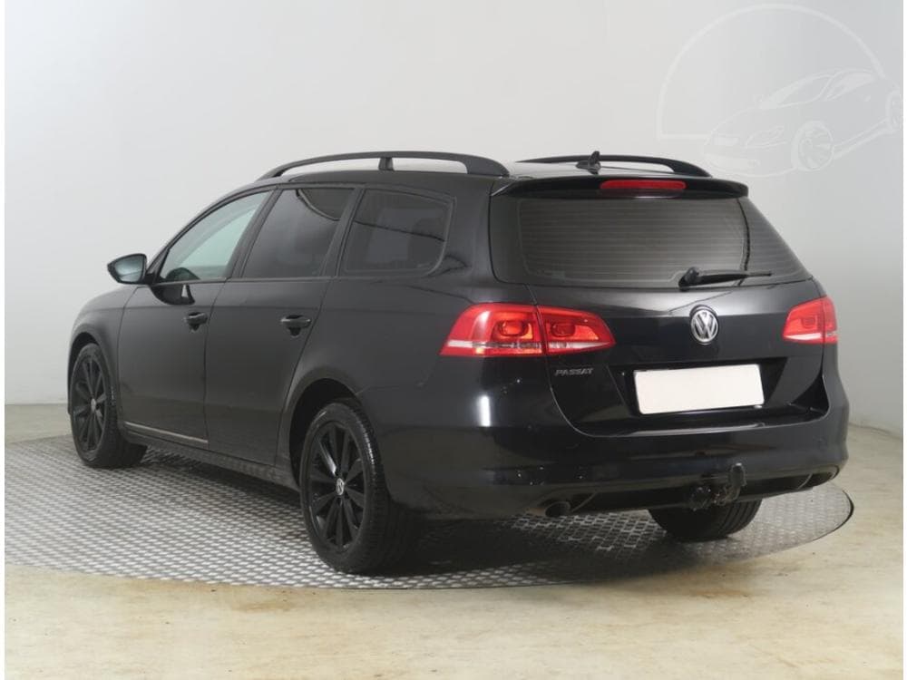 2011 Volkswagen PASSAT - 4