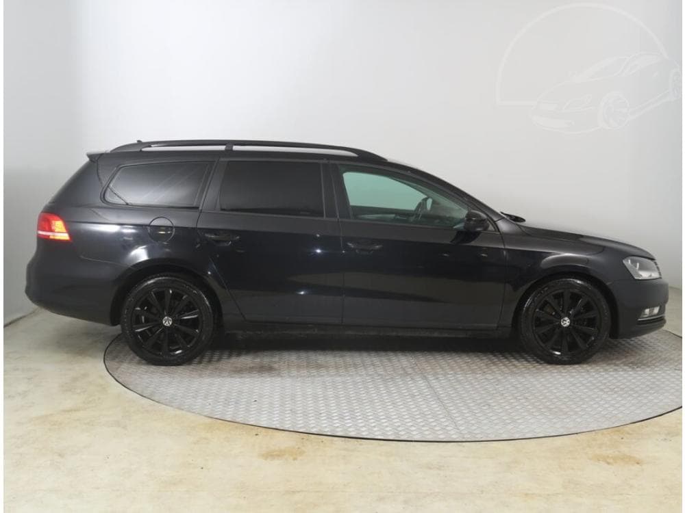 2011 Volkswagen PASSAT - 6