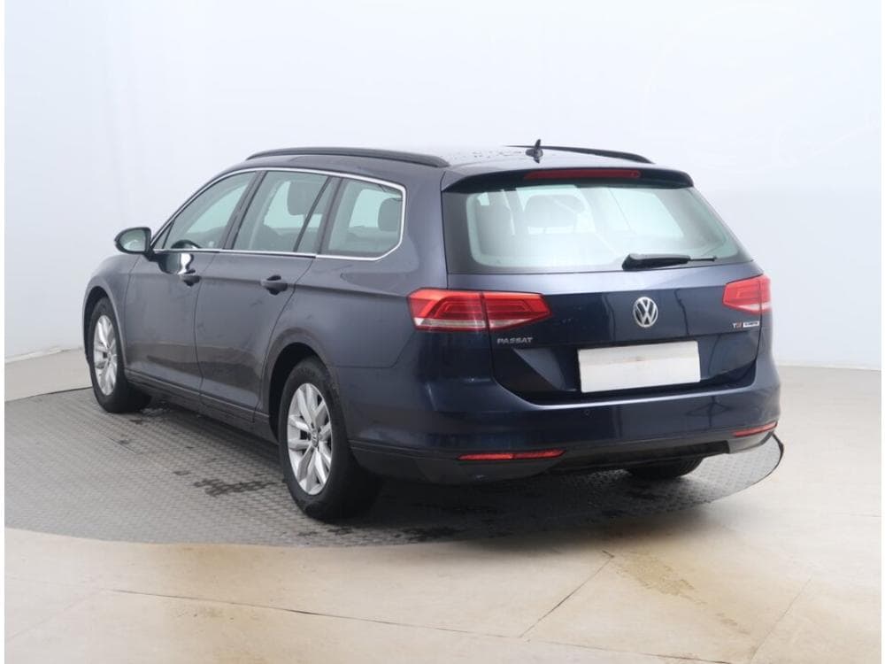 2015 Volkswagen PASSAT - 4