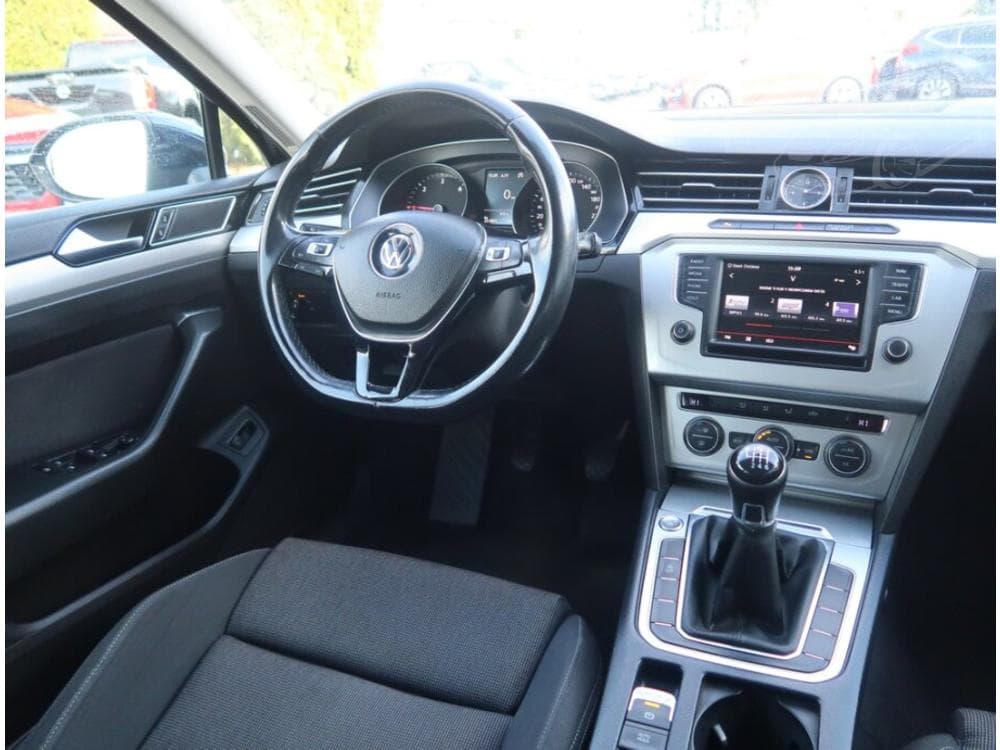 2015 Volkswagen PASSAT - 7