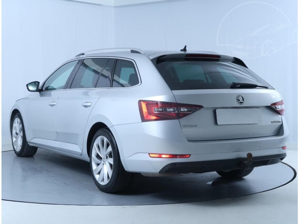 2016 Škoda SUPERB - 10