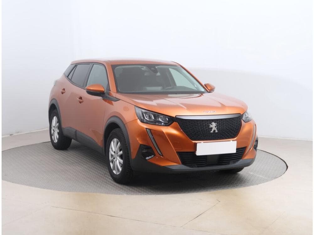 Peugeot 2008 1.2 PureTech, ČR,1.maj