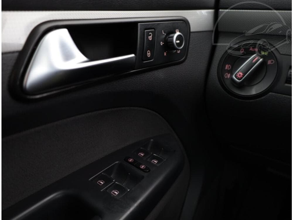 2013 Volkswagen TOURAN - 25