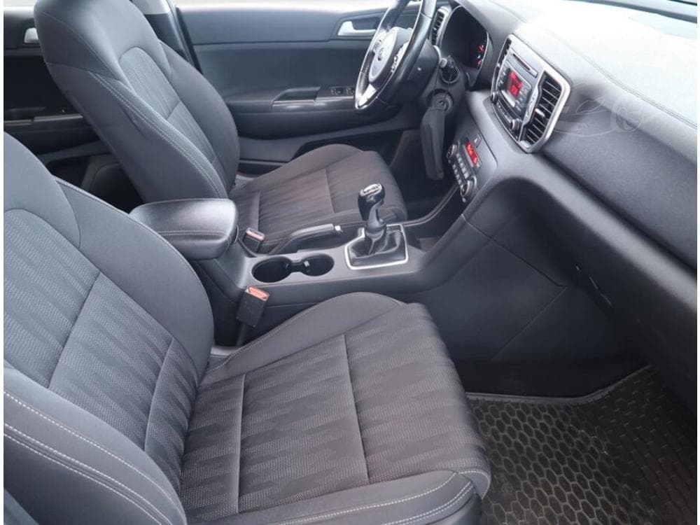 2018 Kia SPORTAGE - 9