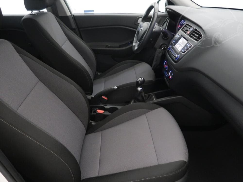 2019 Hyundai i20 - 17