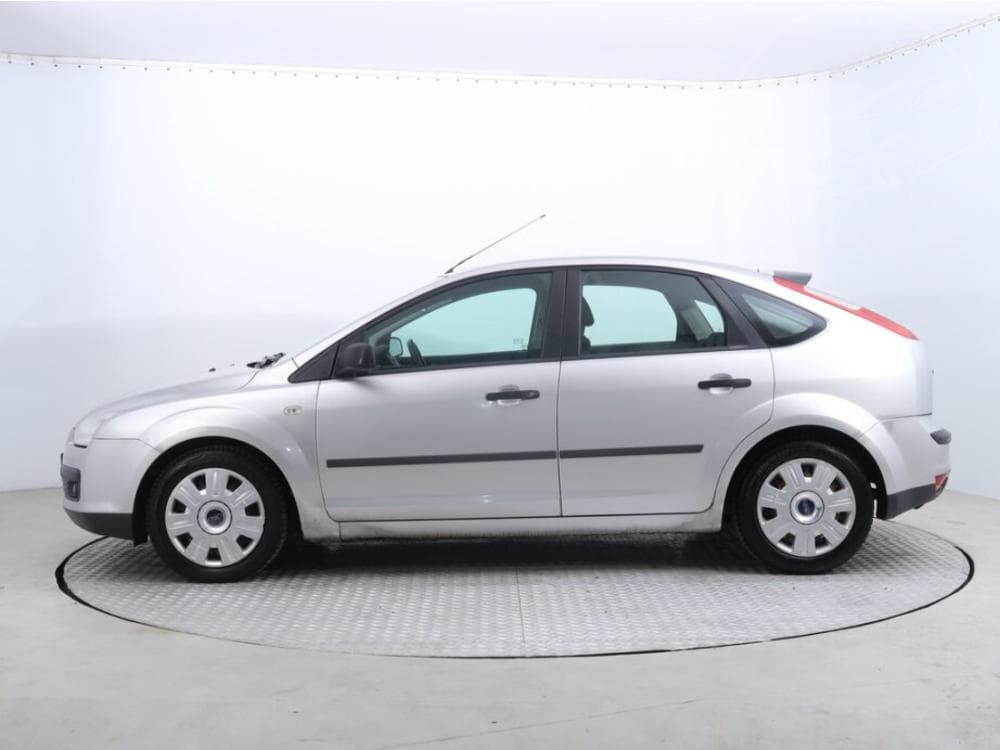 2005 Ford FOCUS - 3