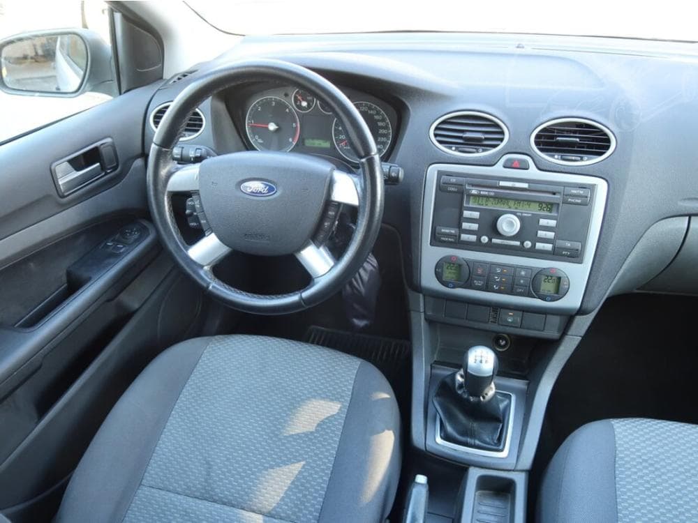 2005 Ford FOCUS - 7