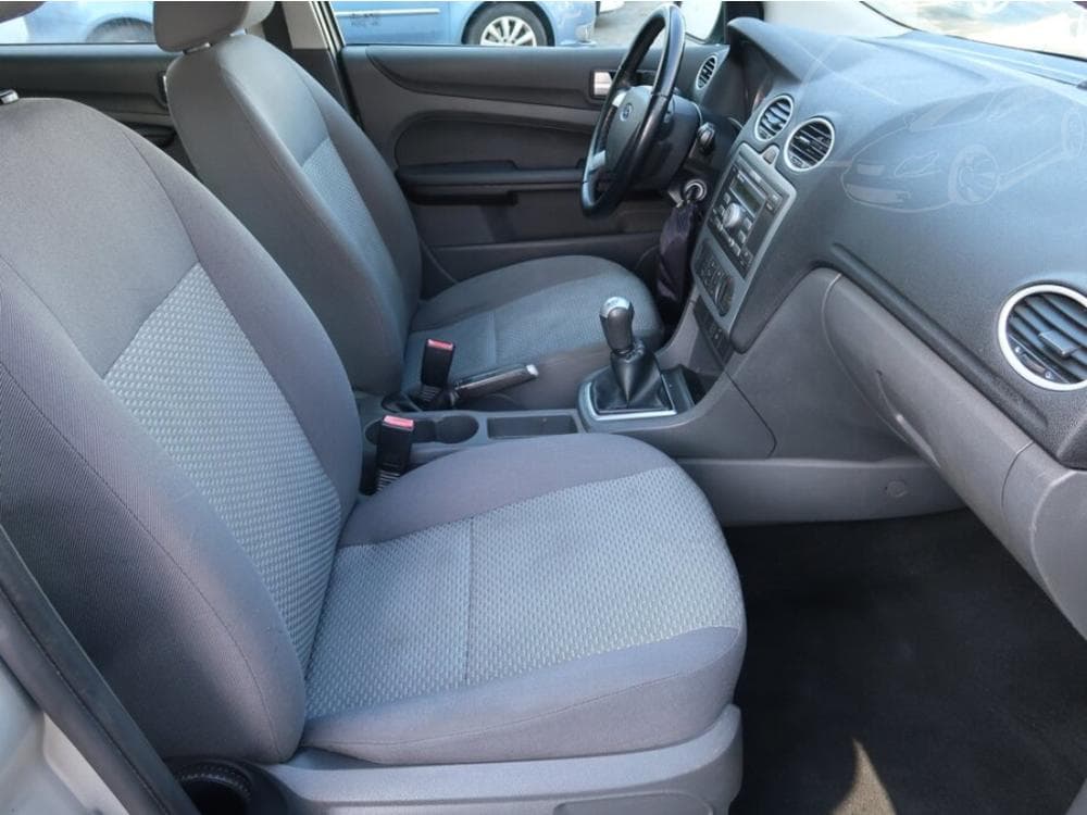 2005 Ford FOCUS - 9