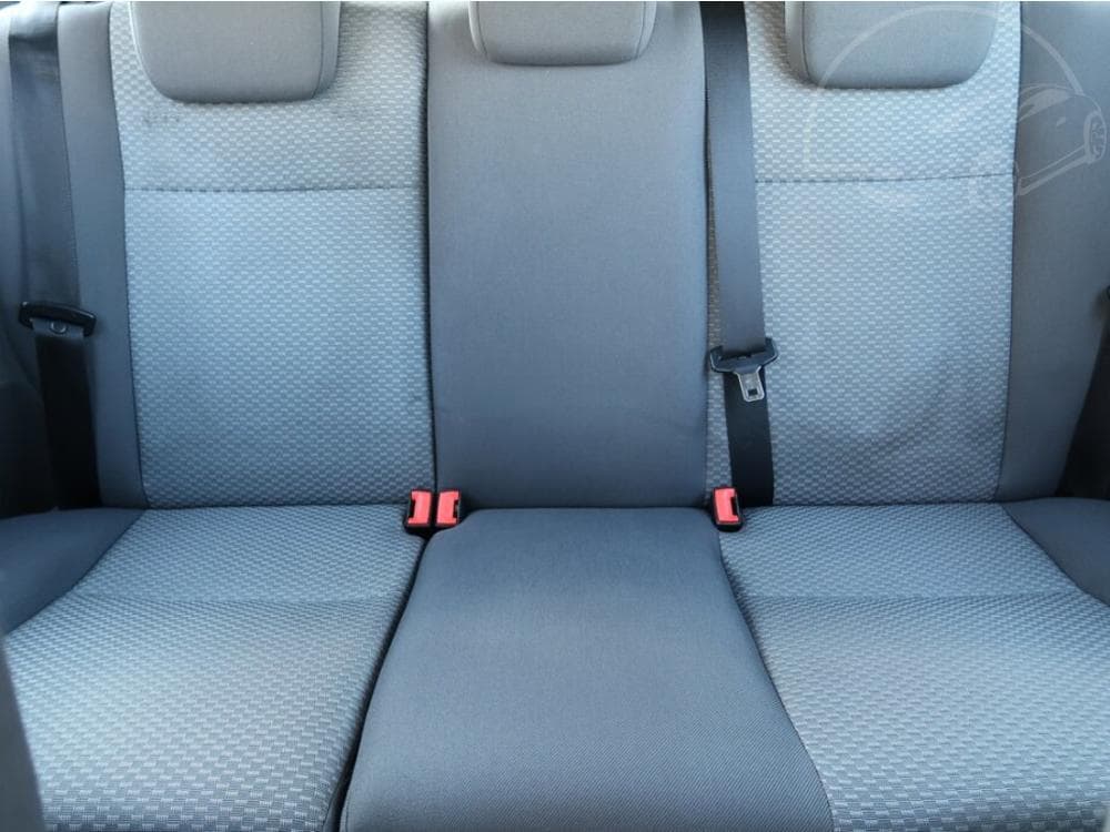 2005 Ford FOCUS - 10
