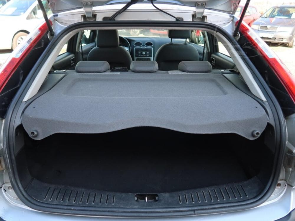 2005 Ford FOCUS - 13