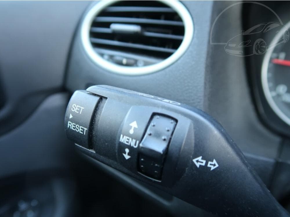 2005 Ford FOCUS - 15