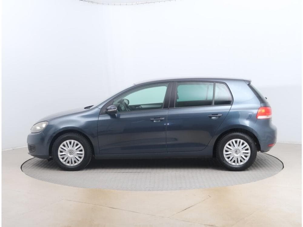 2010 Volkswagen Golf - 9