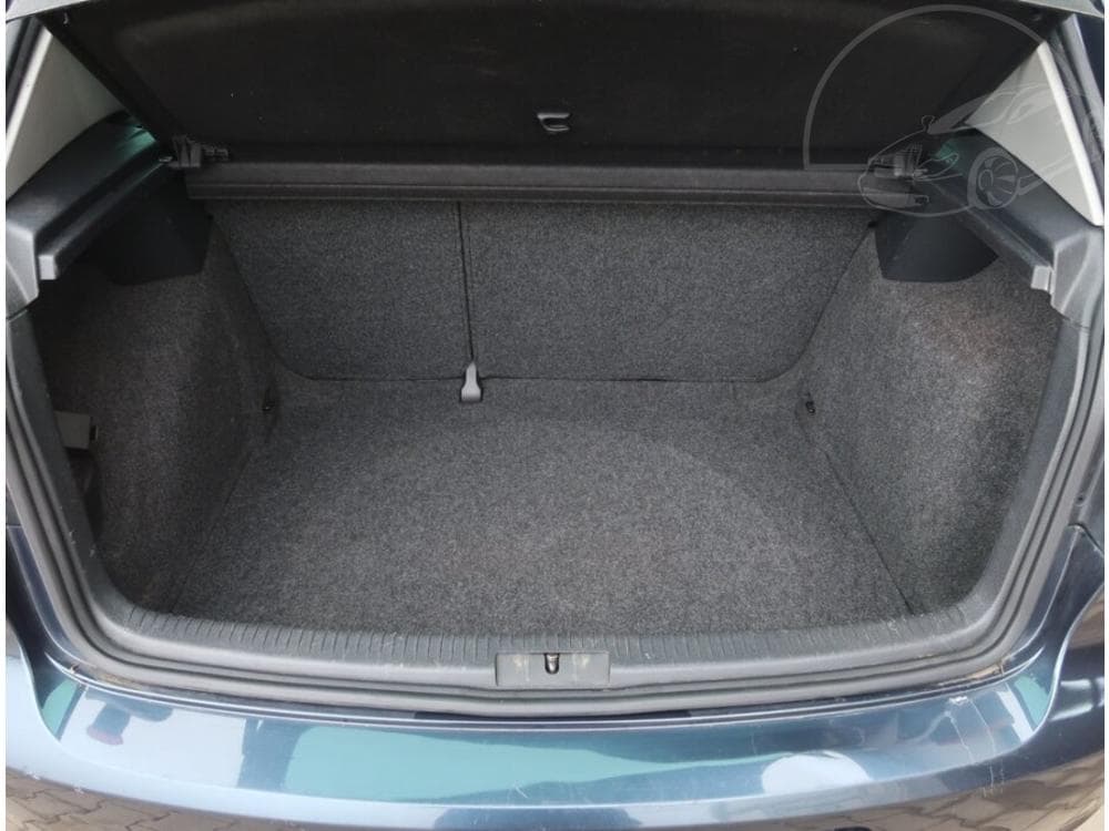 2010 Volkswagen Golf - 49