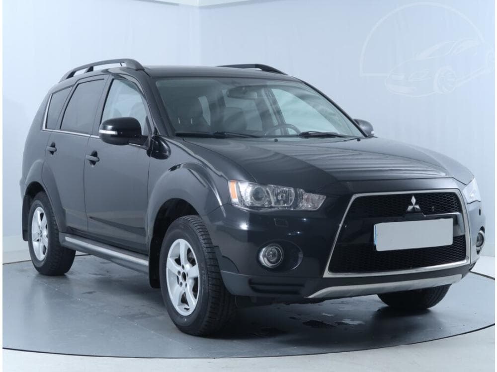 Mitsubishi Outlander 2.2 DI-D, 4X4, 7 míst