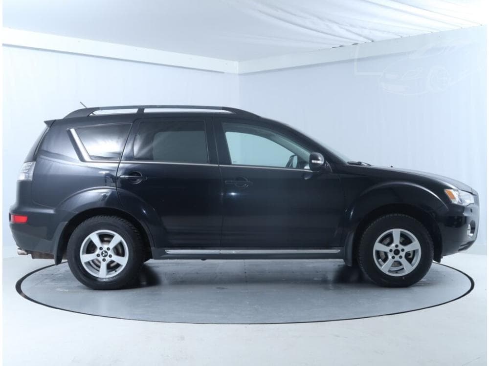 2012 Mitsubishi Outlander - 6