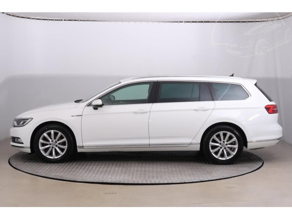 2016 Volkswagen PASSAT - 7