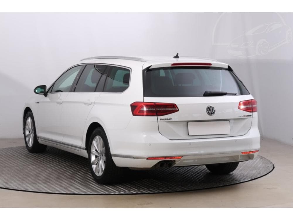 2016 Volkswagen PASSAT - 10